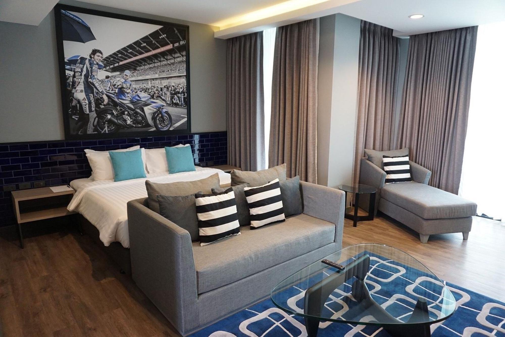 The Crystal Hotel Buriram - Formerly X2 Vibe Buriram Quarto foto